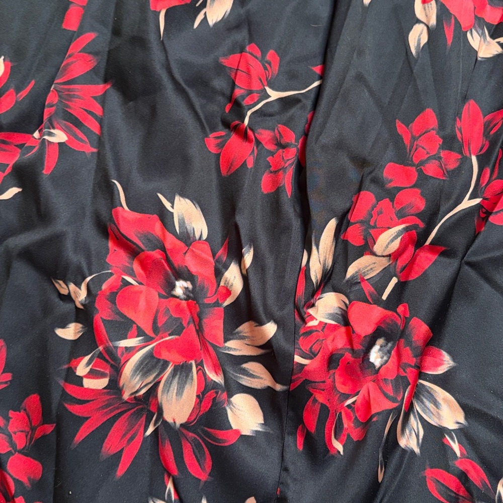 ๐น Floral Satin Robe ๐น - Picture 3 of 4